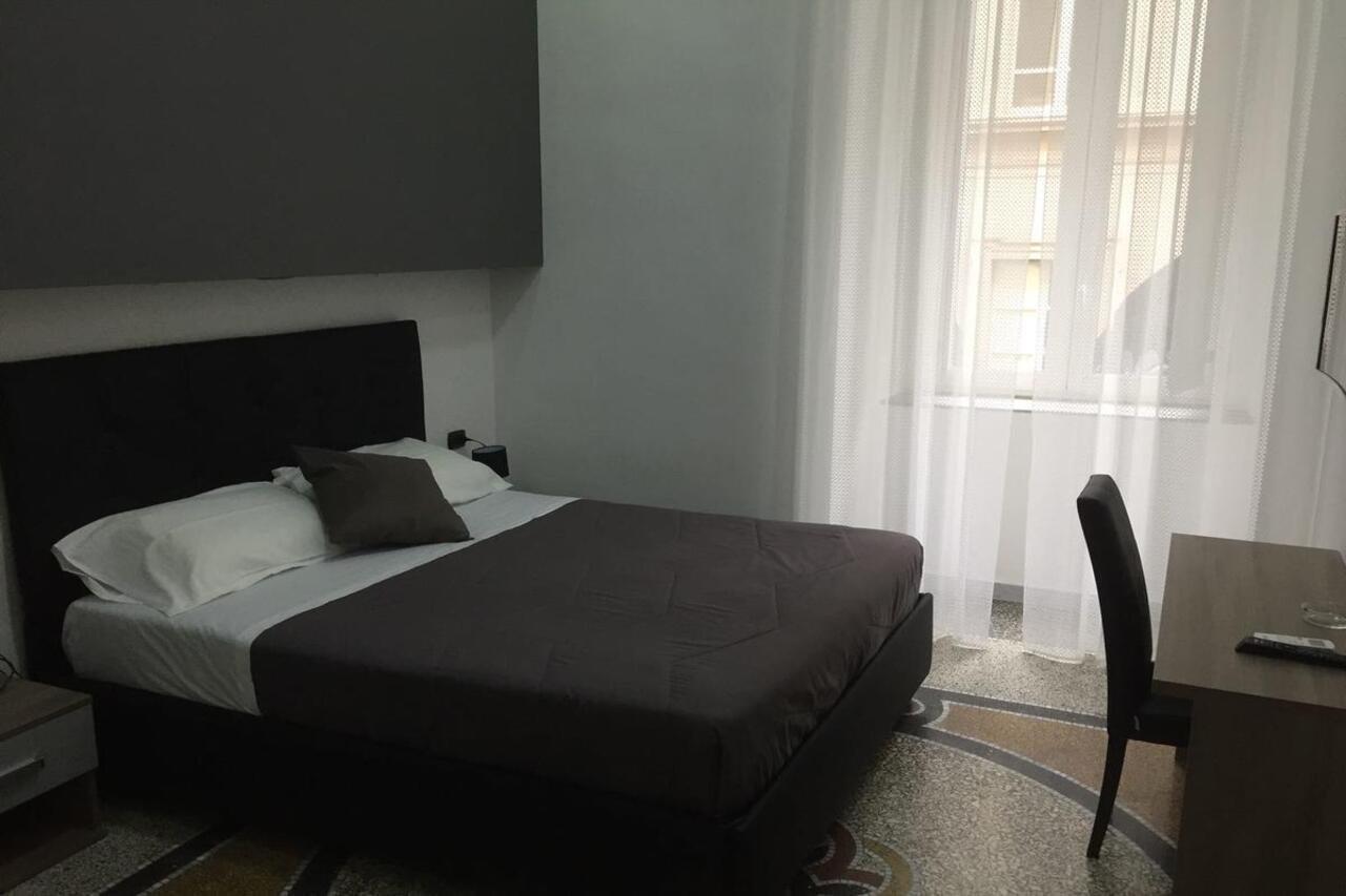 Mb95 - Mezzocannone Luxurious Bed&Breakfast Napels Buitenkant foto