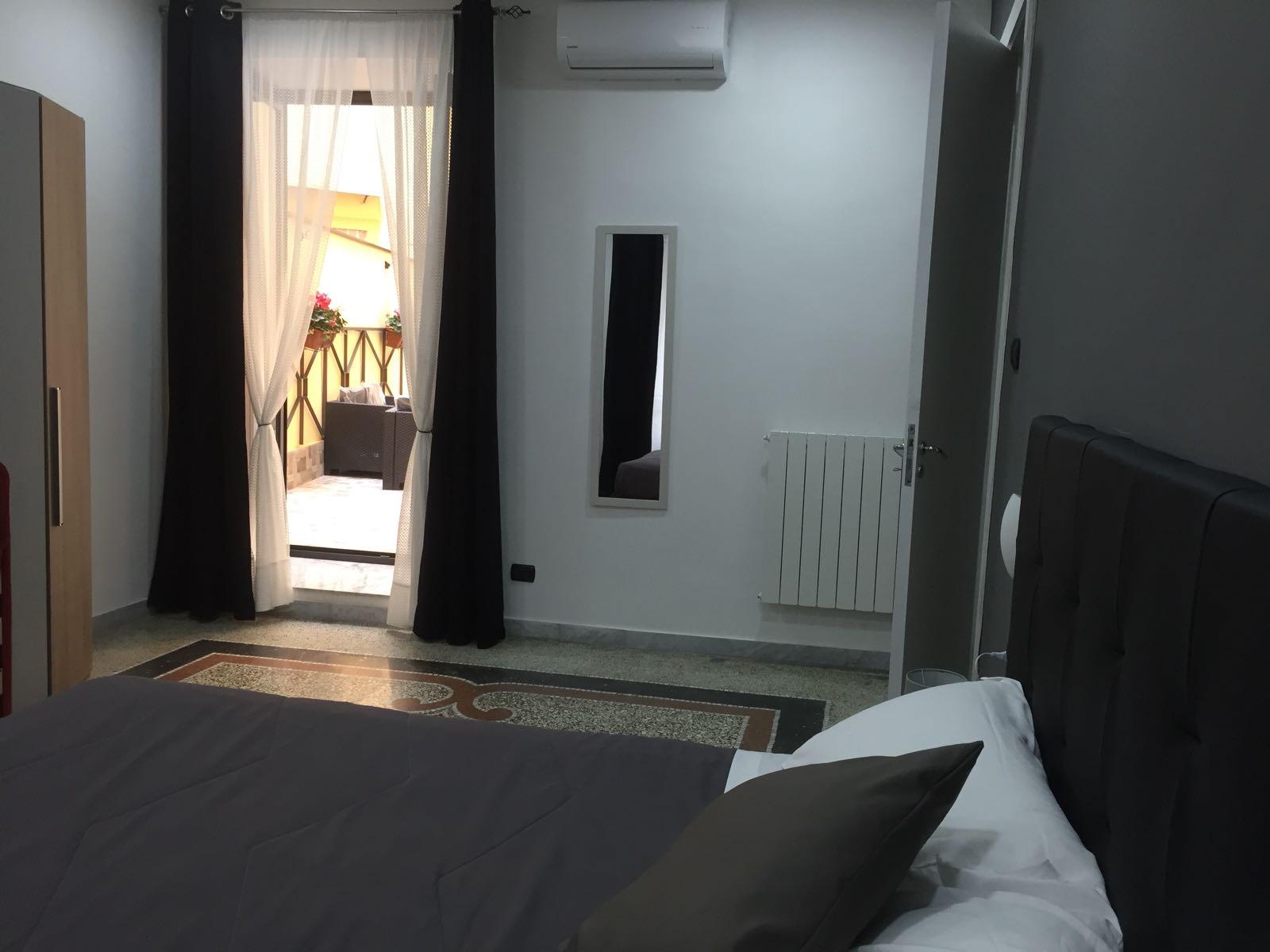 Mb95 - Mezzocannone Luxurious Bed&Breakfast Napels Buitenkant foto