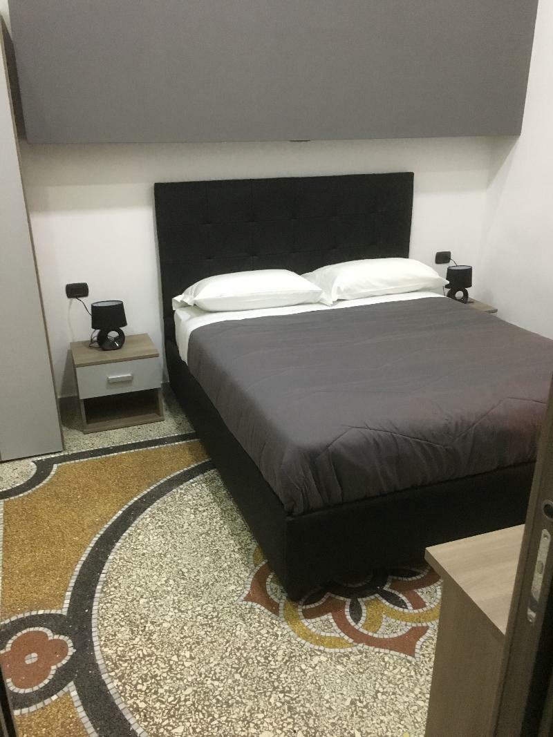 Mb95 - Mezzocannone Luxurious Bed&Breakfast Napels Buitenkant foto