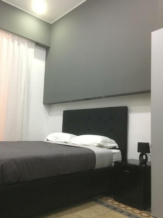 Mb95 - Mezzocannone Luxurious Bed&Breakfast Napels Buitenkant foto
