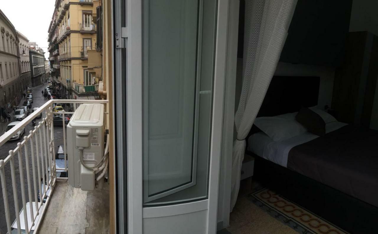 Mb95 - Mezzocannone Luxurious Bed&Breakfast Napels Buitenkant foto