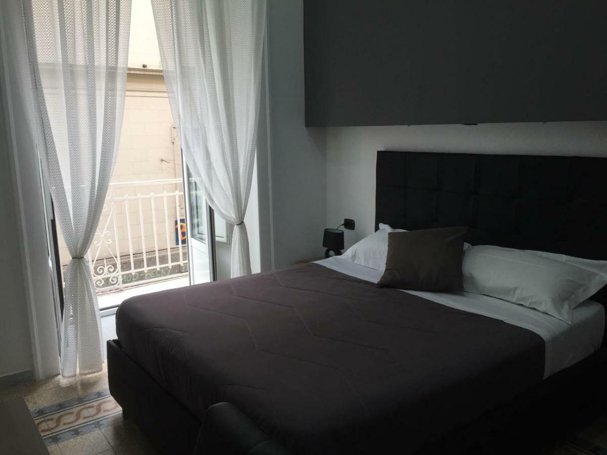 Mb95 - Mezzocannone Luxurious Bed&Breakfast Napels Buitenkant foto
