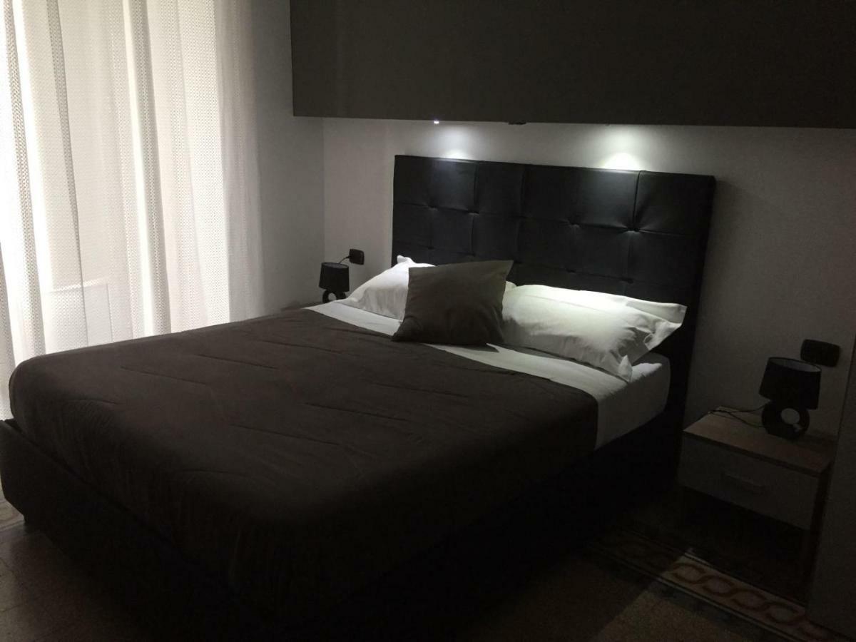 Mb95 - Mezzocannone Luxurious Bed&Breakfast Napels Buitenkant foto