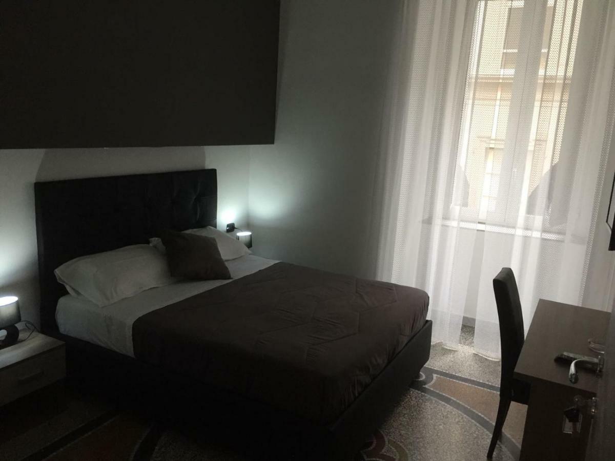Mb95 - Mezzocannone Luxurious Bed&Breakfast Napels Buitenkant foto