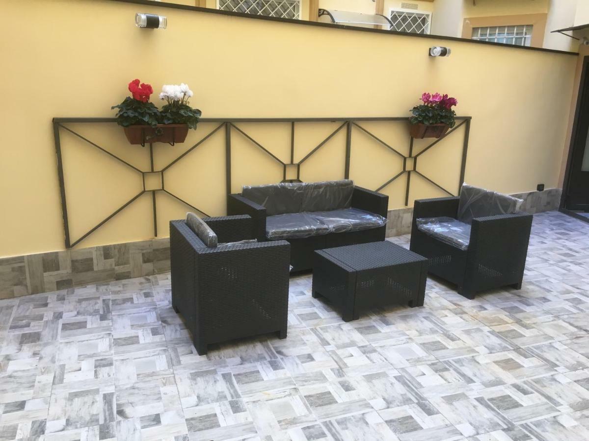 Mb95 - Mezzocannone Luxurious Bed&Breakfast Napels Buitenkant foto