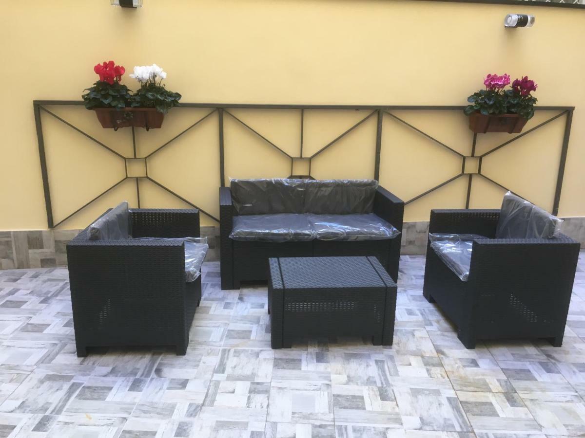 Mb95 - Mezzocannone Luxurious Bed&Breakfast Napels Buitenkant foto