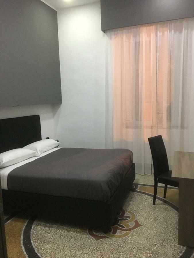 Mb95 - Mezzocannone Luxurious Bed&Breakfast Napels Buitenkant foto